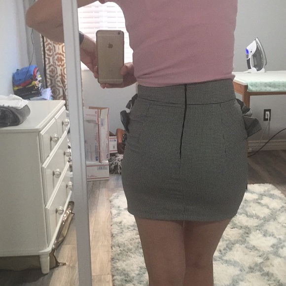 🩷3 for $20🩷 H&M Checkered skirt with pockets - Picture 9 of 10